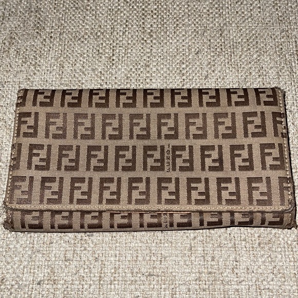 VTG Fendi Zucca Monogram Tote with matching wallet - Picture 13 of 16